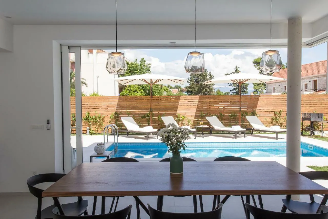 Koras Villa - Villa With Heated Pool Kastela Croatia