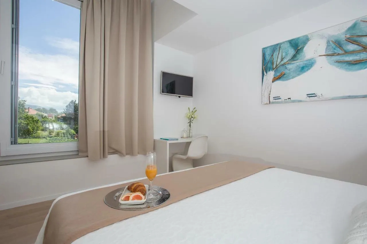 Koras Villa - Villa With Heated Pool Kastela