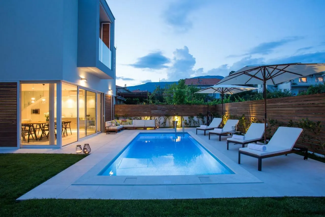 Koras Villa - Villa With Heated Pool Kastela
